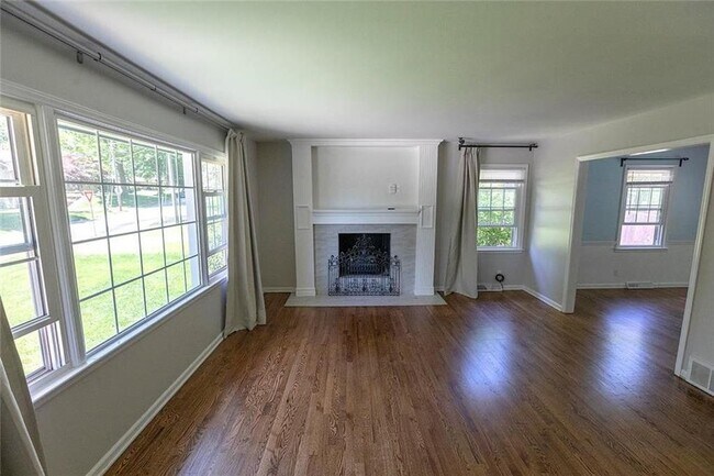 Building Photo - 1461 Spruce Dr