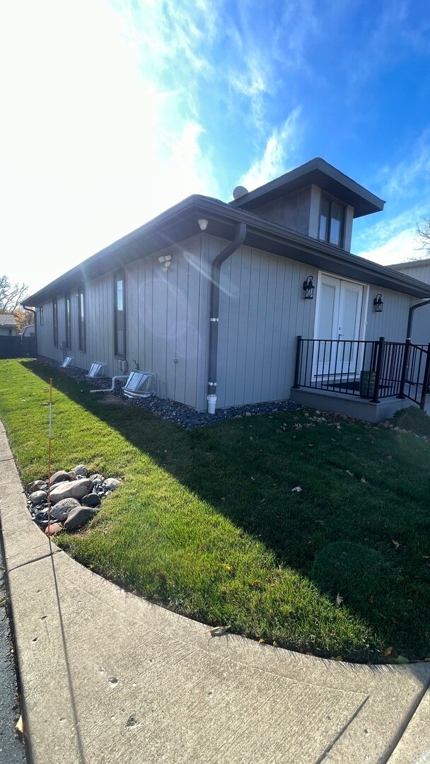 Foto del edificio - 26073 W Grand Ave