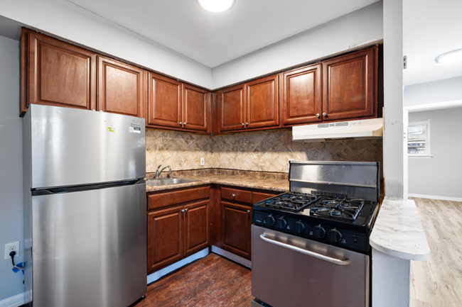 Building Photo - 4511 N Lawrence St