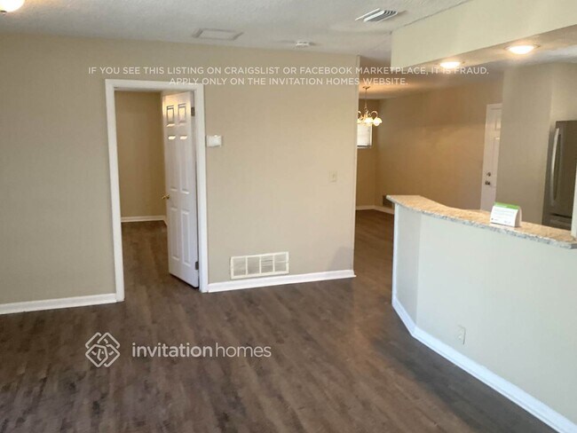 Building Photo - 2225 14th Ave SW