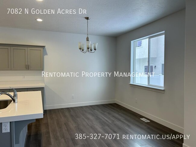 Building Photo - 7082 Golden Acrs Dr