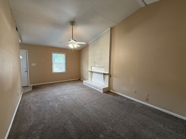 Foto del edificio - Nice 2 bedroom, 2 bath duplex.