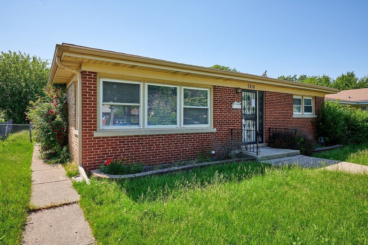 Foto principal - 7810 E Prairie Rd