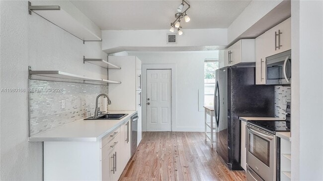 Foto del edificio - 1719 SW 15th St