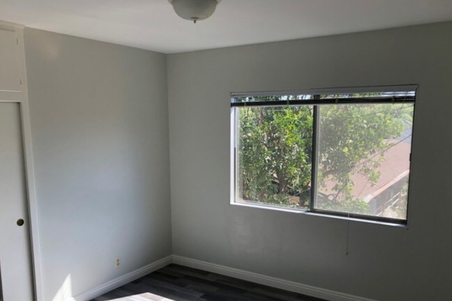 Bedroom 1 - 410 W Alameda Ave