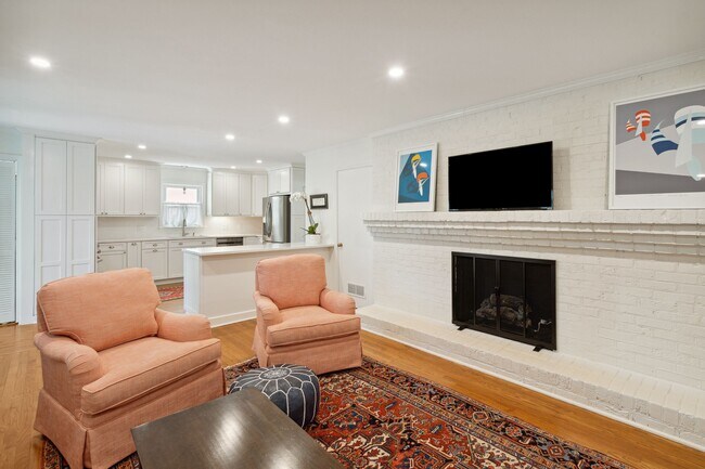 Foto del edificio - 642 Lindendale Ave