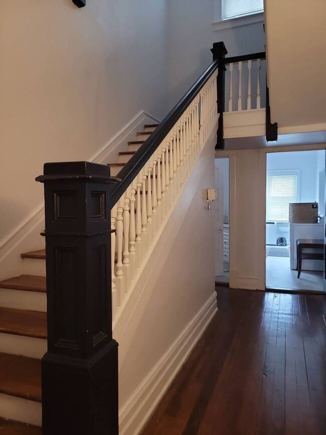 Building Photo - 315 Park Ave