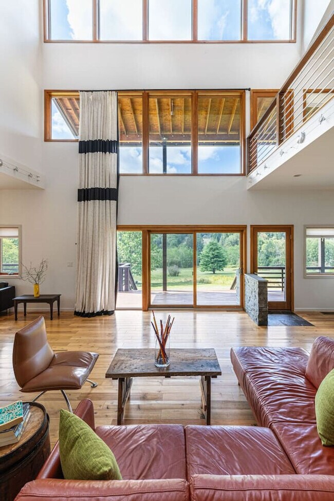 Building Photo - 1162 Sanford Hollow Rd