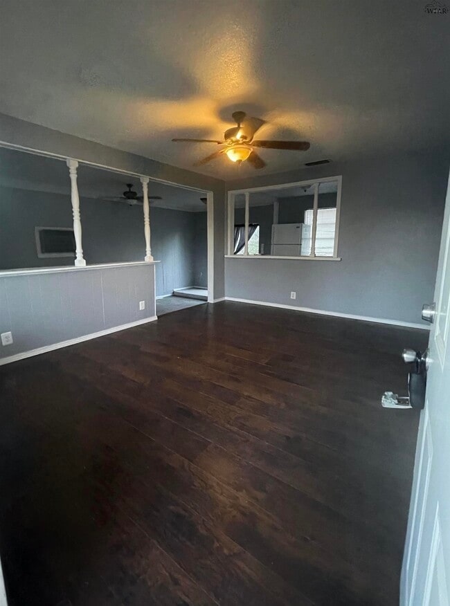 Building Photo - 1226 Bandera Blvd