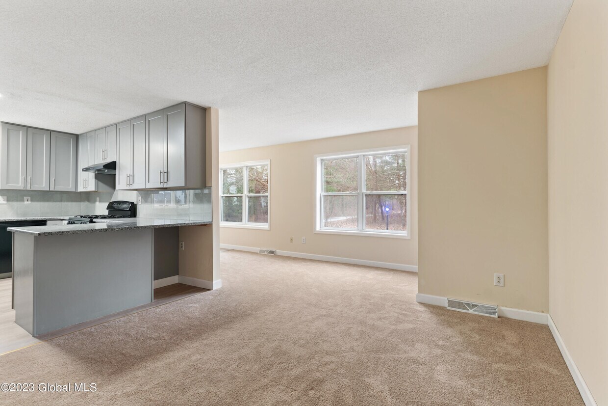 291 Grooms Rd, Clifton Park, NY 12065 Townhome Rentals in Clifton