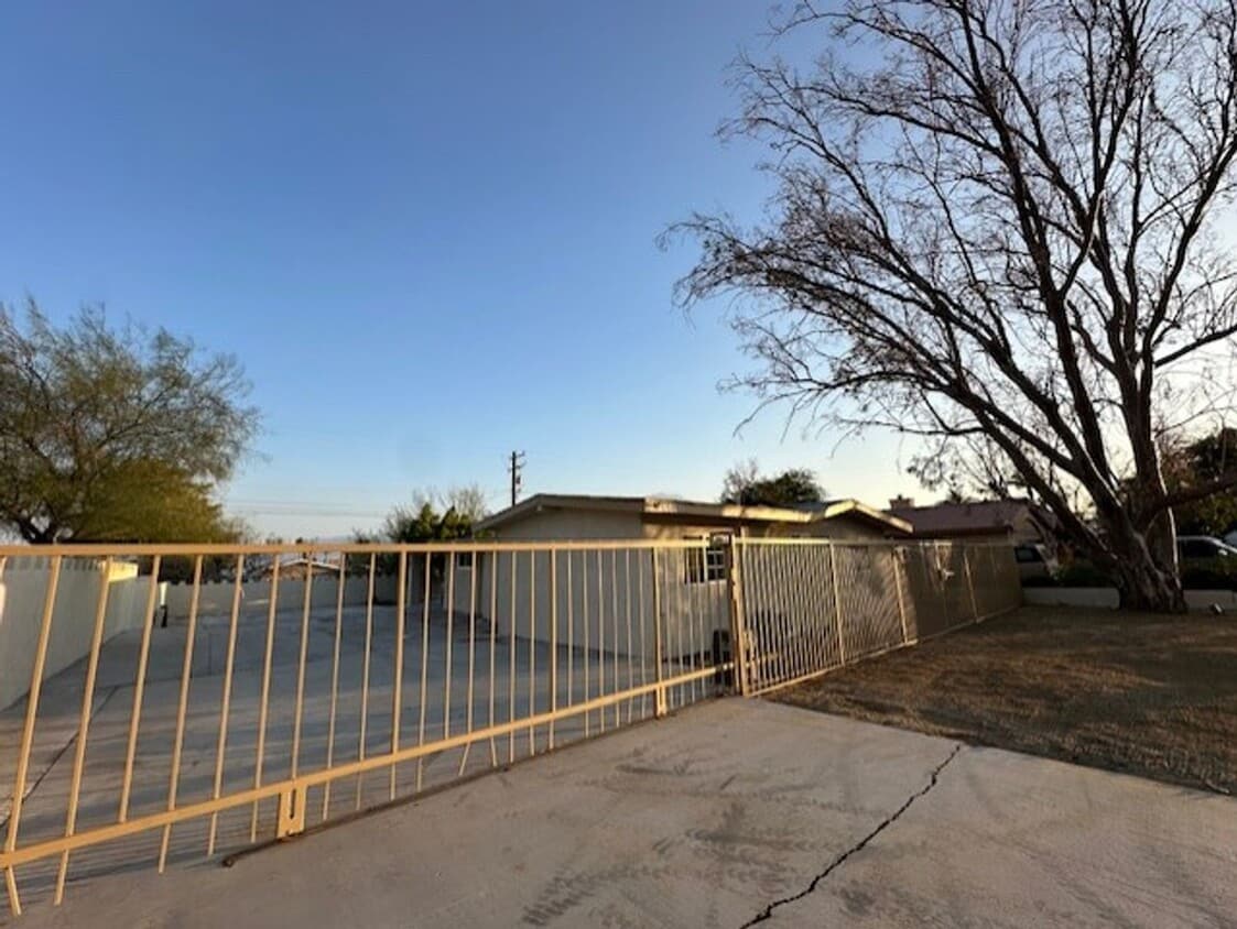 Primary Photo - 4 bedroom in Desert Hot Springs