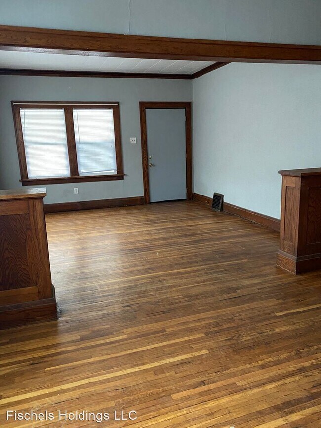 Building Photo - 2 br, 1 bath House - 832 Riehl