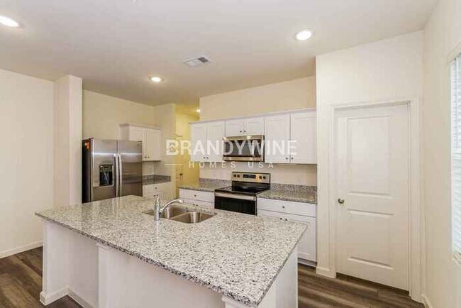 Foto del edificio - 2556 Sanders Crk Rd