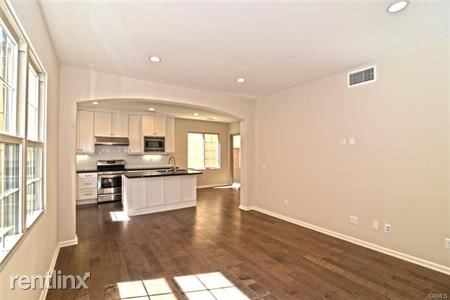 Building Photo - 3 br, 3 bath House - 166 Firefly