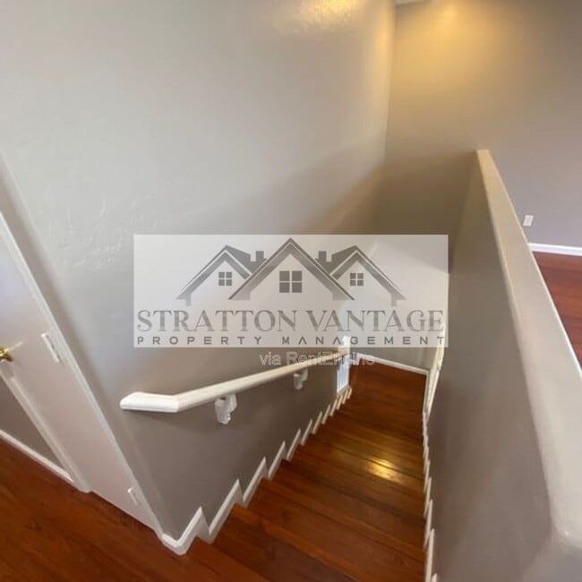 Building Photo - 10646 W Alvarado Rd