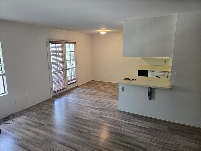 Foto del edificio - 5006 Collwood Way