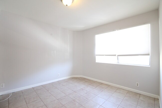 Foto del edificio - 736 Bernard St