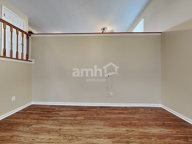 Foto del edificio - 5161 Christopher Drive