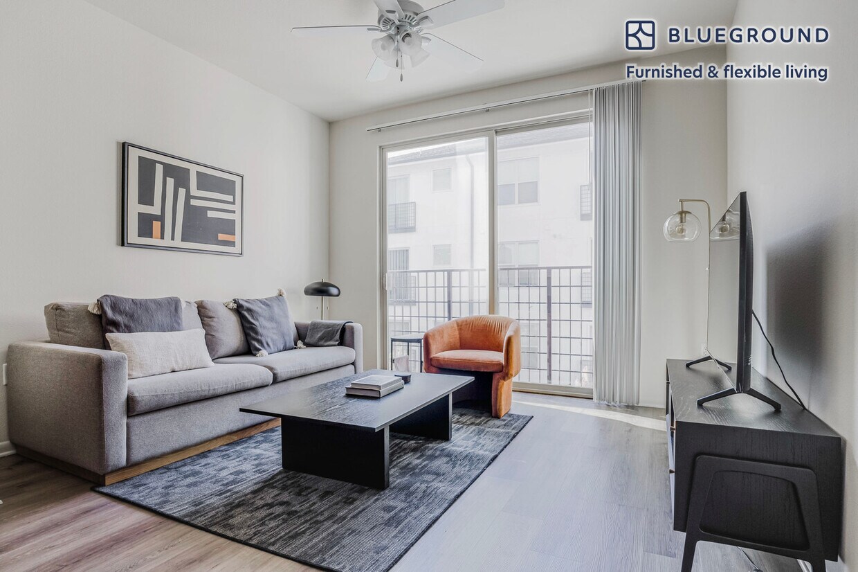 Foto principal - 3210 Esperanza Crossing