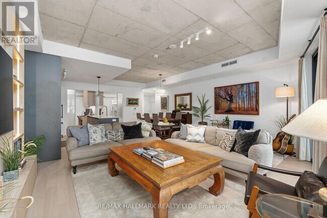 Photo du bâtiment - 1720 Bayview Ave