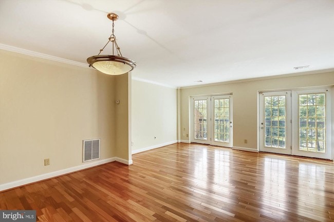 Building Photo - 4053 Chesterwood Dr