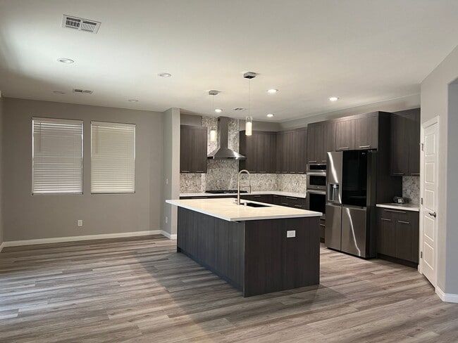 Building Photo - Do not miss this opportunity - Fabulous Location