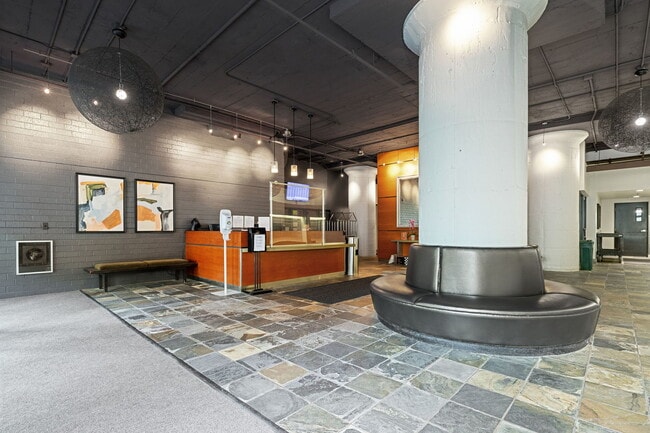 Building Photo - 1530 S State St