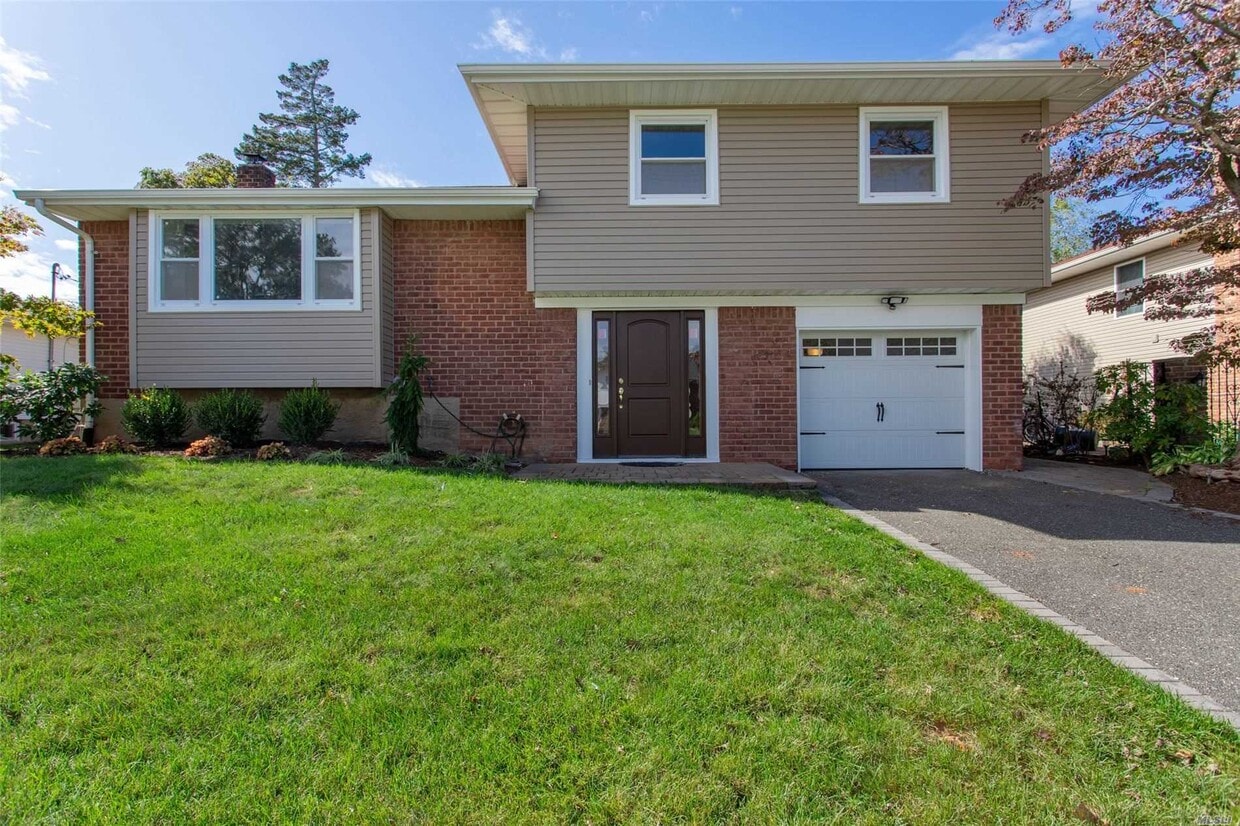 Primary Photo - 15 Gainsville Dr