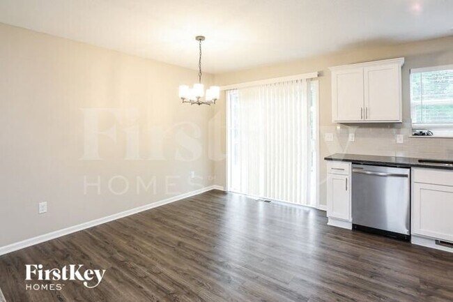 Foto del edificio - 5015 N Belmont Ave