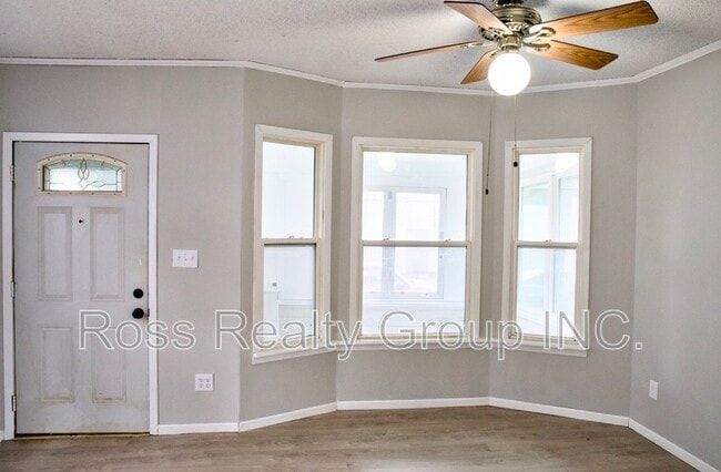 Building Photo - 635 Milton St