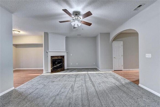 Building Photo - 522 Dragonfly Ct