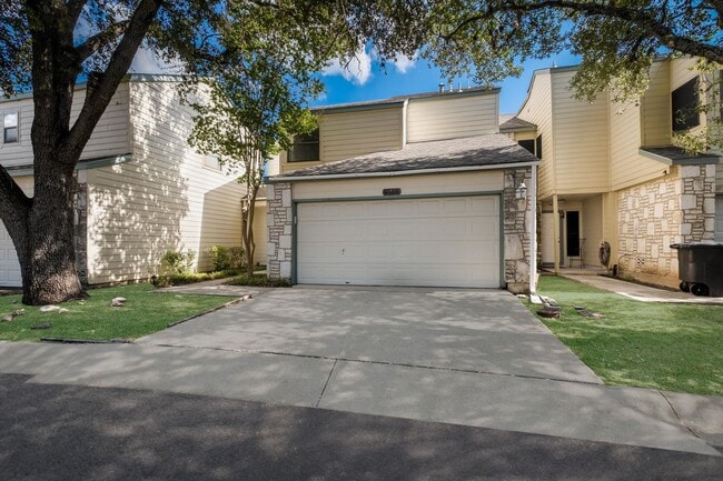 Building Photo - 8548 Echo Creek Ln