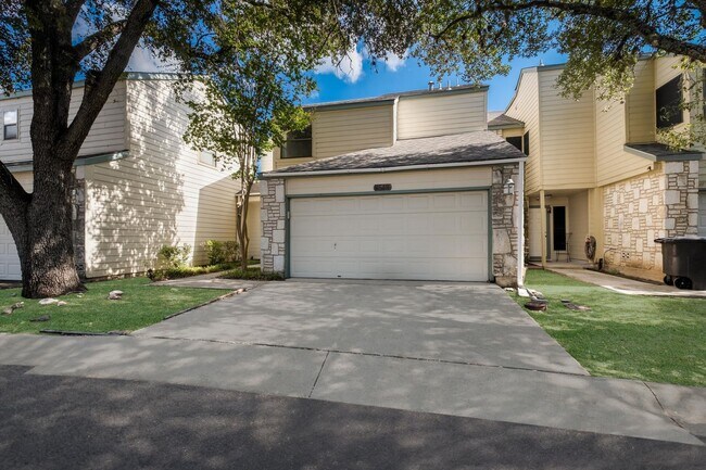 Foto del edificio - 8548 Echo Creek Ln