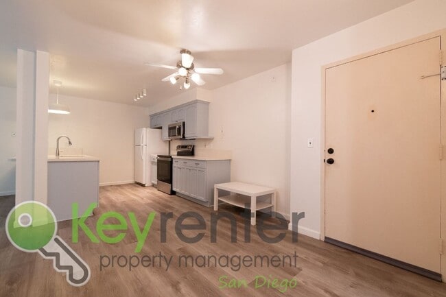 Foto del edificio - Walking distance to Fashion Vally Mall |2 minute drive to both North and South 163, as well as I-8