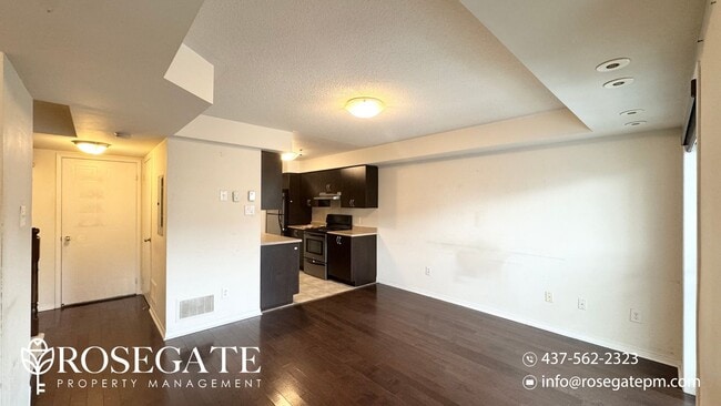 Photo du bâtiment - Newly Renovated 2-Bedroom, 1.5-Bath Stacke...