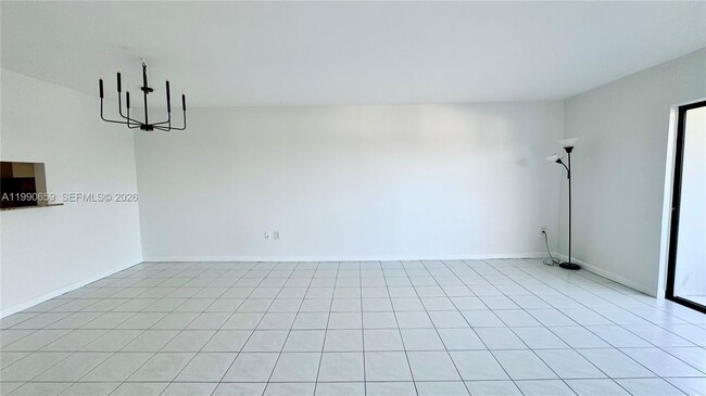 Foto del edificio - 130 S Shore Dr
