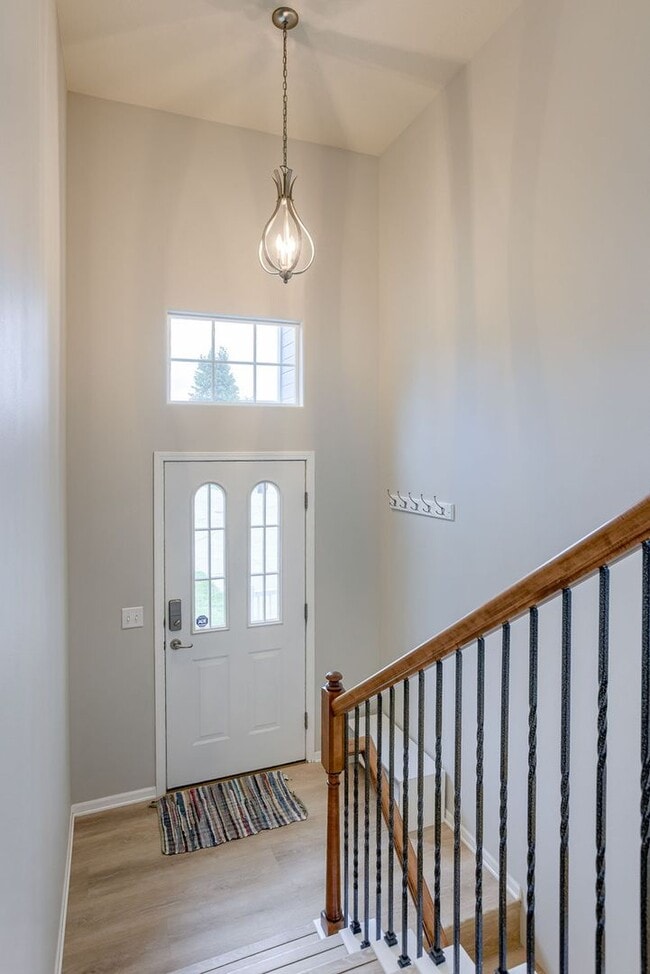 Building Photo - Short Term Furnished 3 Bedroom Townhome!!