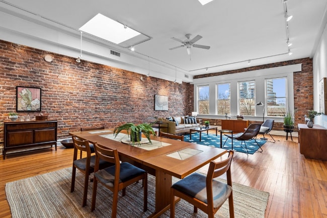 Photo - 323 W Main St Apartment