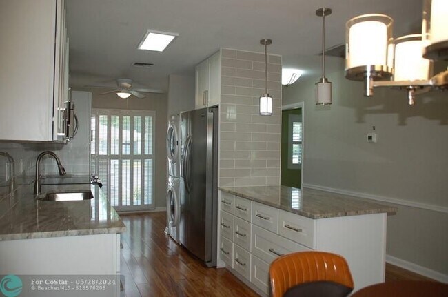 Foto del edificio - 13774 Vía Flora