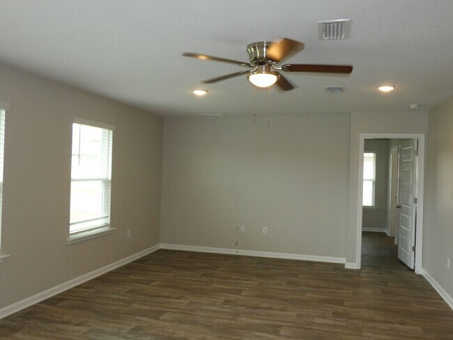 Foto del edificio - Modern 3-Bedroom Home - Cambria