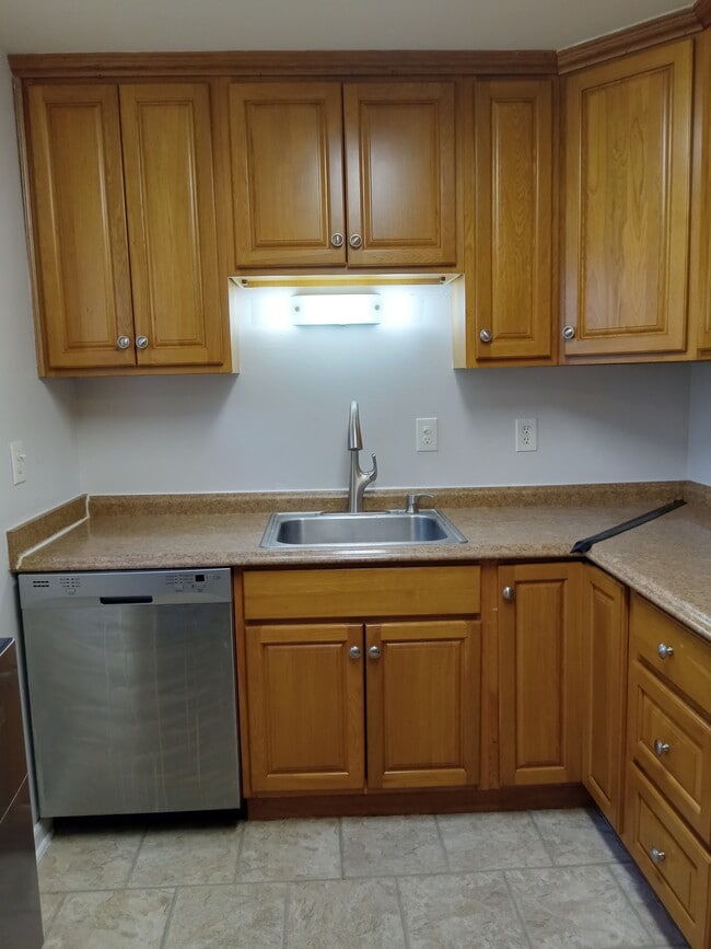 Building Photo - 202 Hosmer St