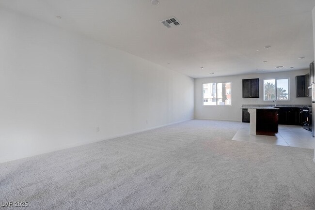 Foto del edificio - 9241 Hudson Yards Ct