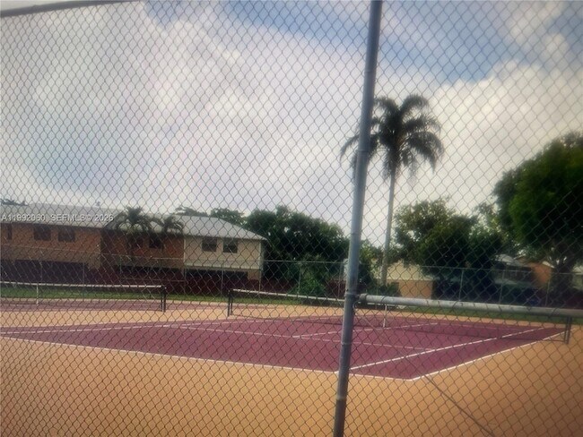 Foto del edificio - 730 NW 106th Terrace