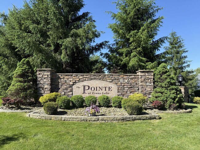 Foto del edificio - Pointe At Evans Lake