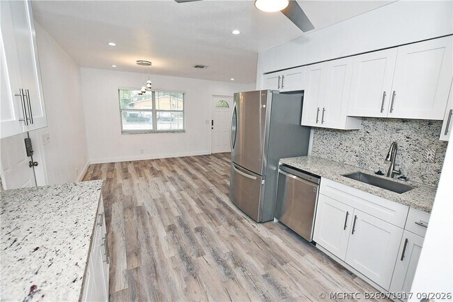 Foto del edificio - 270 NW 43rd St