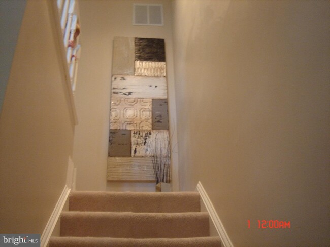 Building Photo - 56-B Leeds Ct