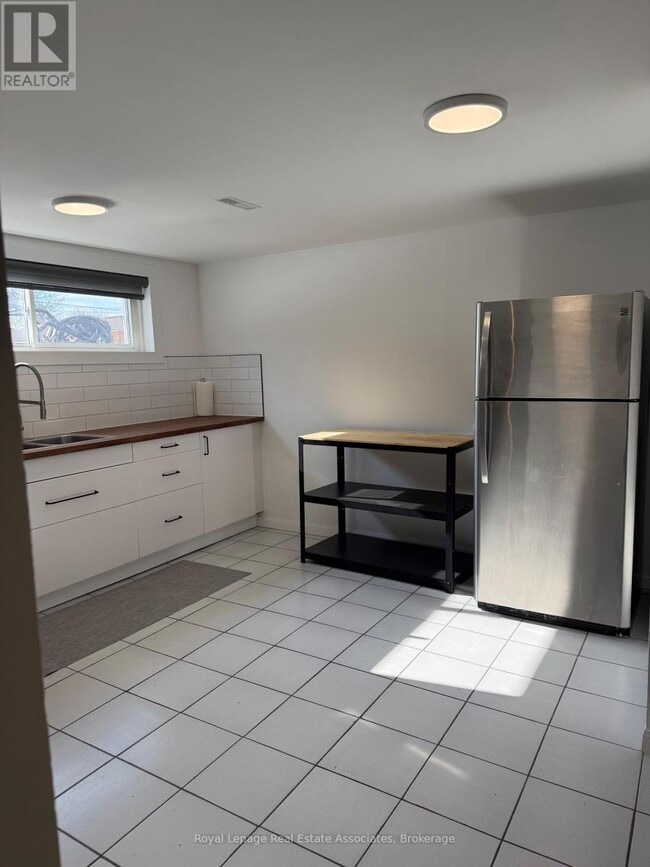 Photo du bâtiment - 81 Post Rd