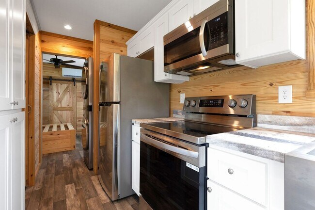 Foto del edificio - 2025 Tiny Home in Grand Bay