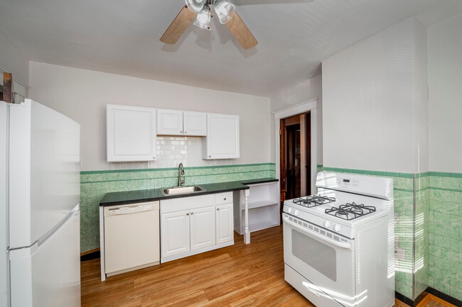 Newly Remolded Kitchen - 424 Parkside Ave