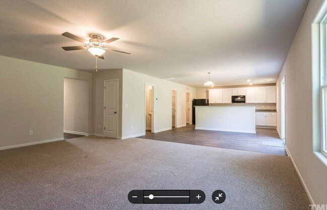 Foto del edificio - Room in Single Family Home on Turning Lake Drive
